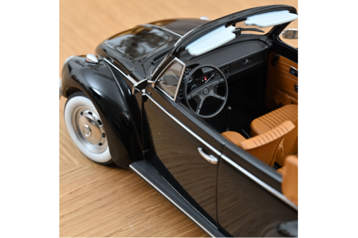 VW 1303 Cabriolet 1972 Schwarz | Norev | 1:18