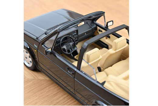 VW Golf Cabriolet 1992 Schwarz | Norev | 1:18