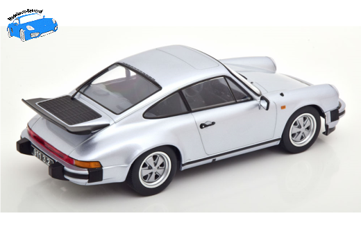 Porsche 911 Carrera 3.2 Coupe mit Spoiler 250.000. 911er 1988 silbergrau | KK-Scale | 1:18