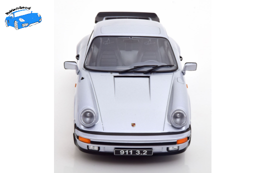 Porsche 911 Carrera 3.2 Coupe mit Spoiler 250.000. 911er 1988 silbergrau | KK-Scale | 1:18