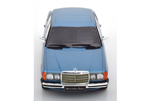 Mercedes 230E W123 1975 hellblau-metallic | KK-Scale | 1:18