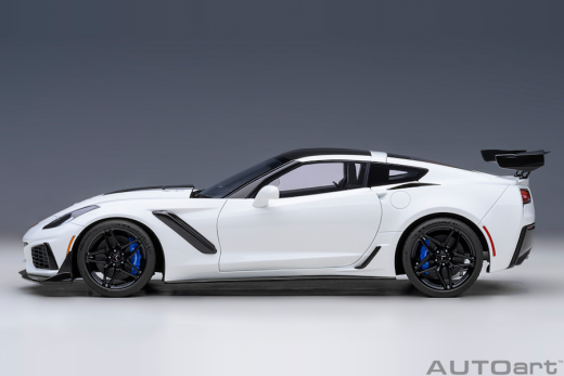 Chevrolet Corvette C7 ZR1 2019 Arctic White | Autoart | 1:18