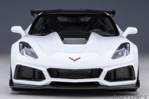 Chevrolet Corvette C7 ZR1 2019 Arctic White | Autoart | 1:18