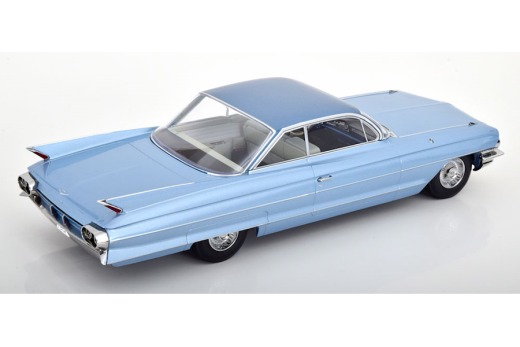 Cadillac Series 62 Coupe DeVille 1961 hellblau-metallic/blaumetallic | KK-Scale | 1:18