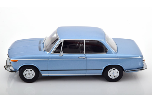 BMW 2002 ti 1.Serie 1971 hellblau-metallic | KK-Scale | 1:18
