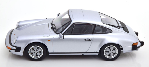 Porsche 911 Carrera 3.2 Coupe 250.000. 911er 1988 silbergrau KK-Scale 1:18