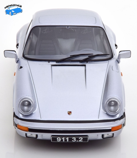 Porsche 911 Carrera 3.2 Coupe 250.000. 911er 1988 silbergrau KK-Scale 1:18