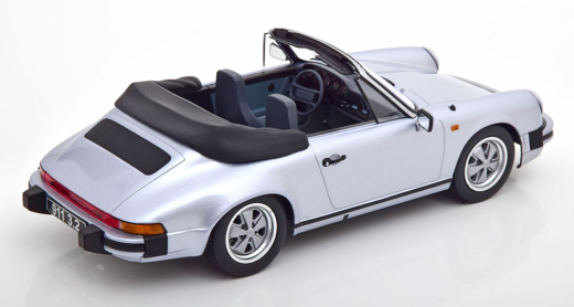 Porsche 911 Carrera 3.2 Cabriolet 250.000. 911er 1988 silbergrau KK-Scale 1:18