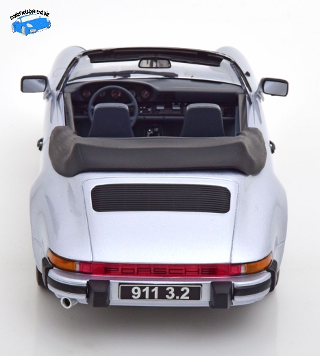 Porsche 911 Carrera 3.2 Cabriolet 250.000. 911er 1988 silbergrau KK-Scale 1:18