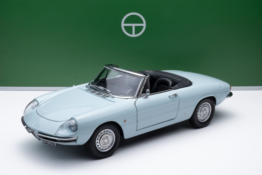 Alfa Romeo 1600 Duetto Spider 1966 - blu celeste AR513 | Touring Model Cars | 1:18