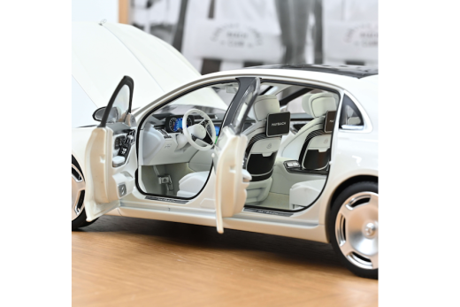 Mercedes-Maybach S 680 4MATIC 2021 Diamantweiß met | Norev | 1:18