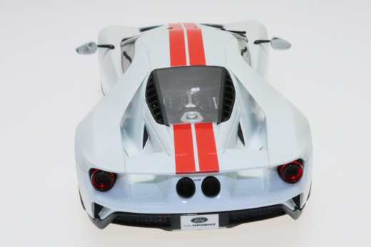 Ford GT 2017 GT-Spirit 1:18 Defekt: Sprung in Frontscheibe, Spiegel abgerissen
